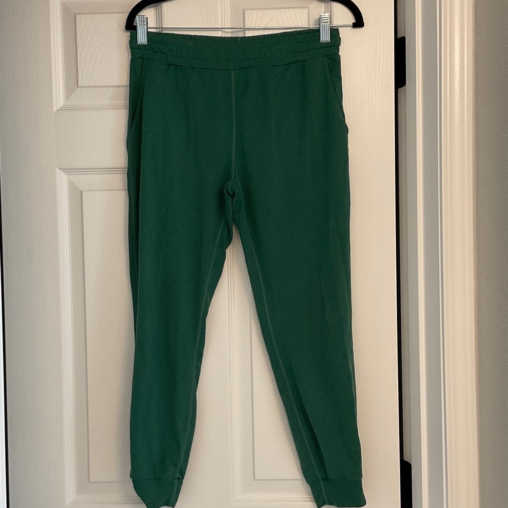 Vuori Women's Green Joggers